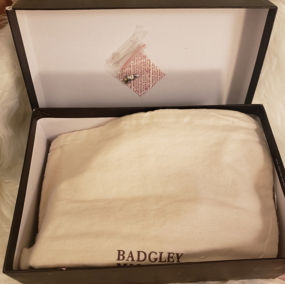 Badgley Mischka Like New Satin Pegasis Pumps, Sz 9 - Picture 12 of 14